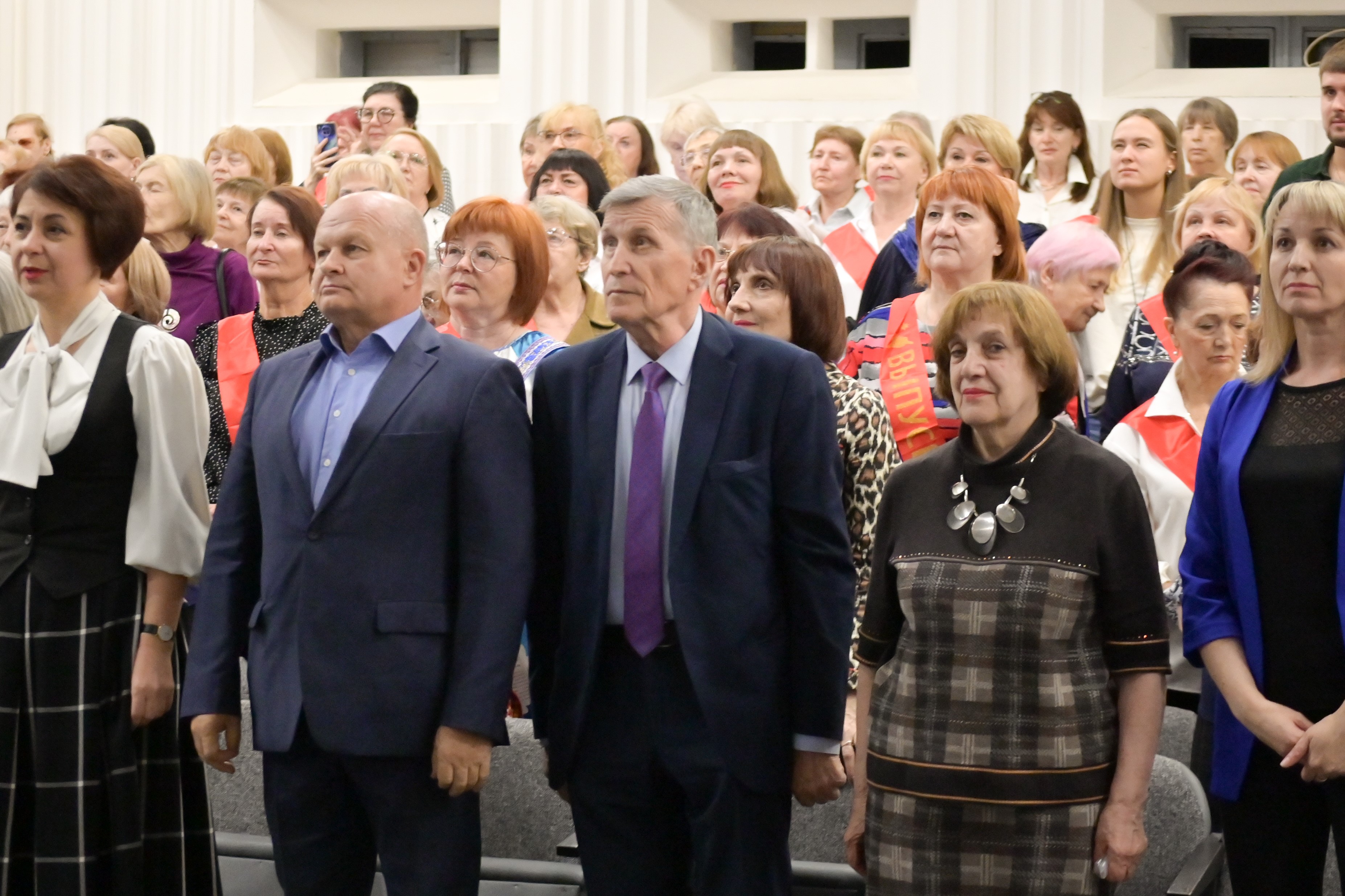 Церемония закрытия учебного года 2024-2025 Красноярского краевого народного университета «Активное долголетие»