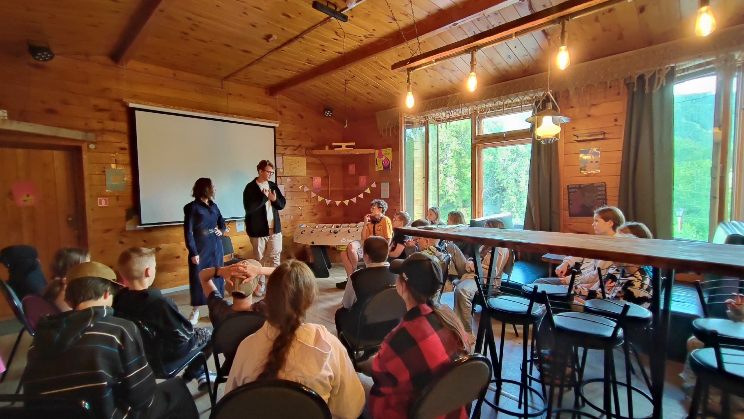 Библиотека в лагере «Гренада»