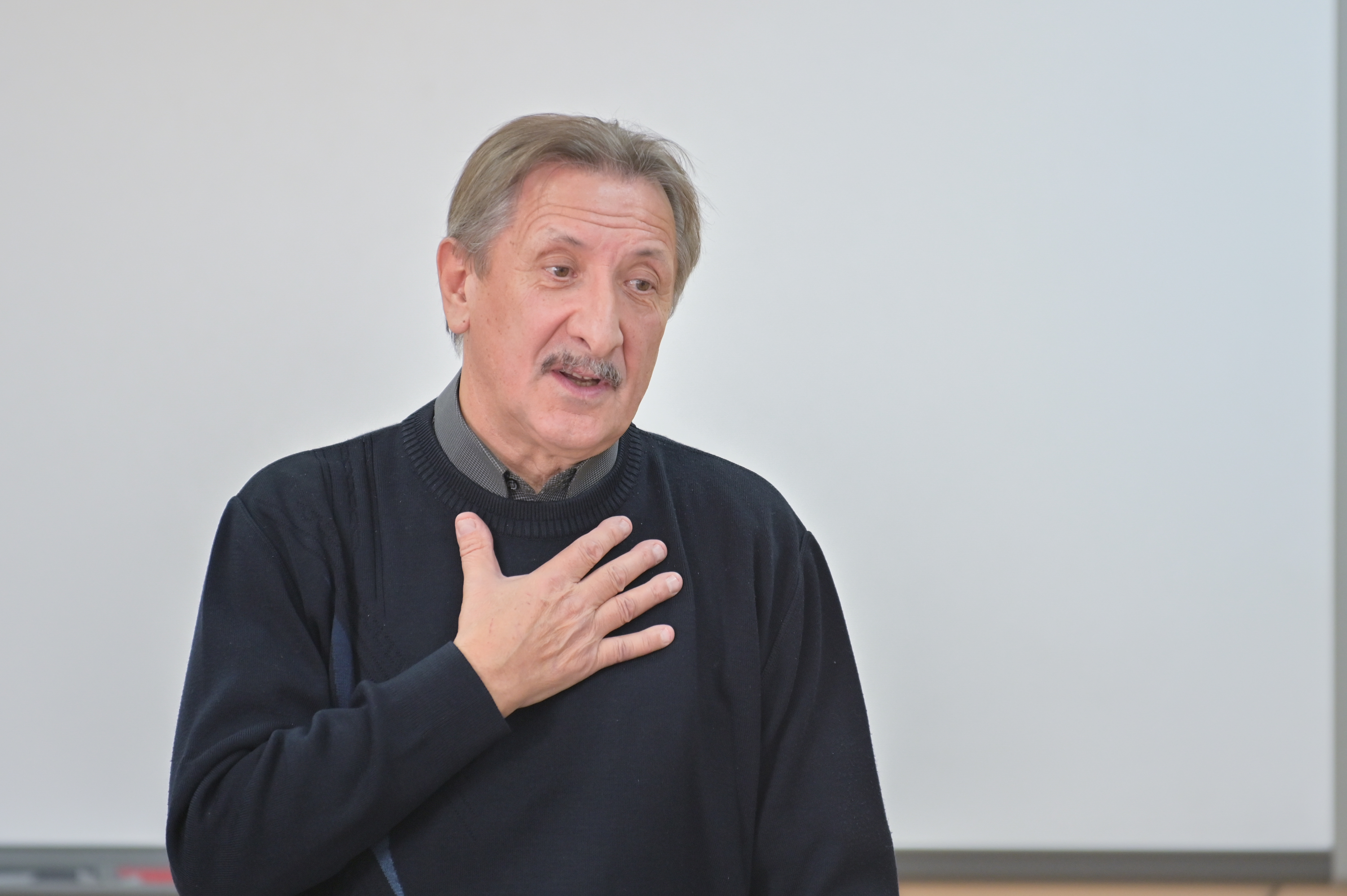 Час истории с коллекционером Валерием Туровым